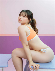 杨幂用计算机按迪丽热巴-美女丝足